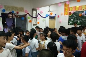追梦路上的坎坷与成长（追梦路上的坎坷与成长）