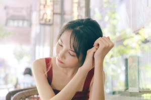 “卷起长舟，再次出发——少年的勇气与决心”（“破茧成蝶——少年成长的故事”）