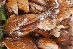 一碗家乡的面（远离家乡，却不离味道；记忆里的面馆，早已变成了故事）