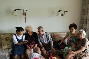 一场闪电般的中秋节（欢乐、泪水和美食）