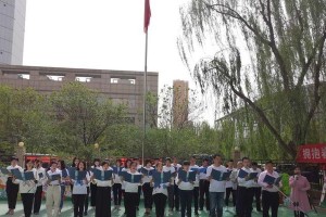 以荡在春天里（唱响青春的歌声）