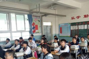 心中绽放的梦想（只要坚持不懈，梦想就在前方）