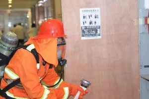 逆火而行——消防演练（勇救被困市民，挑战极限）
