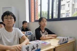 初中生活中的点滴（情谊、努力、成长）